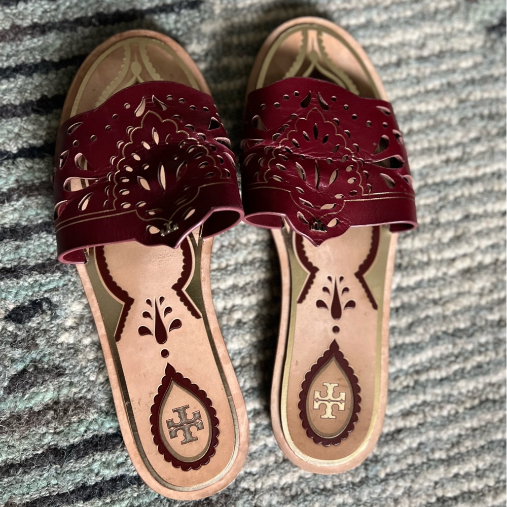 Tory Burch leather sandals, size 8, maroon/gold - Picture 2 of 4